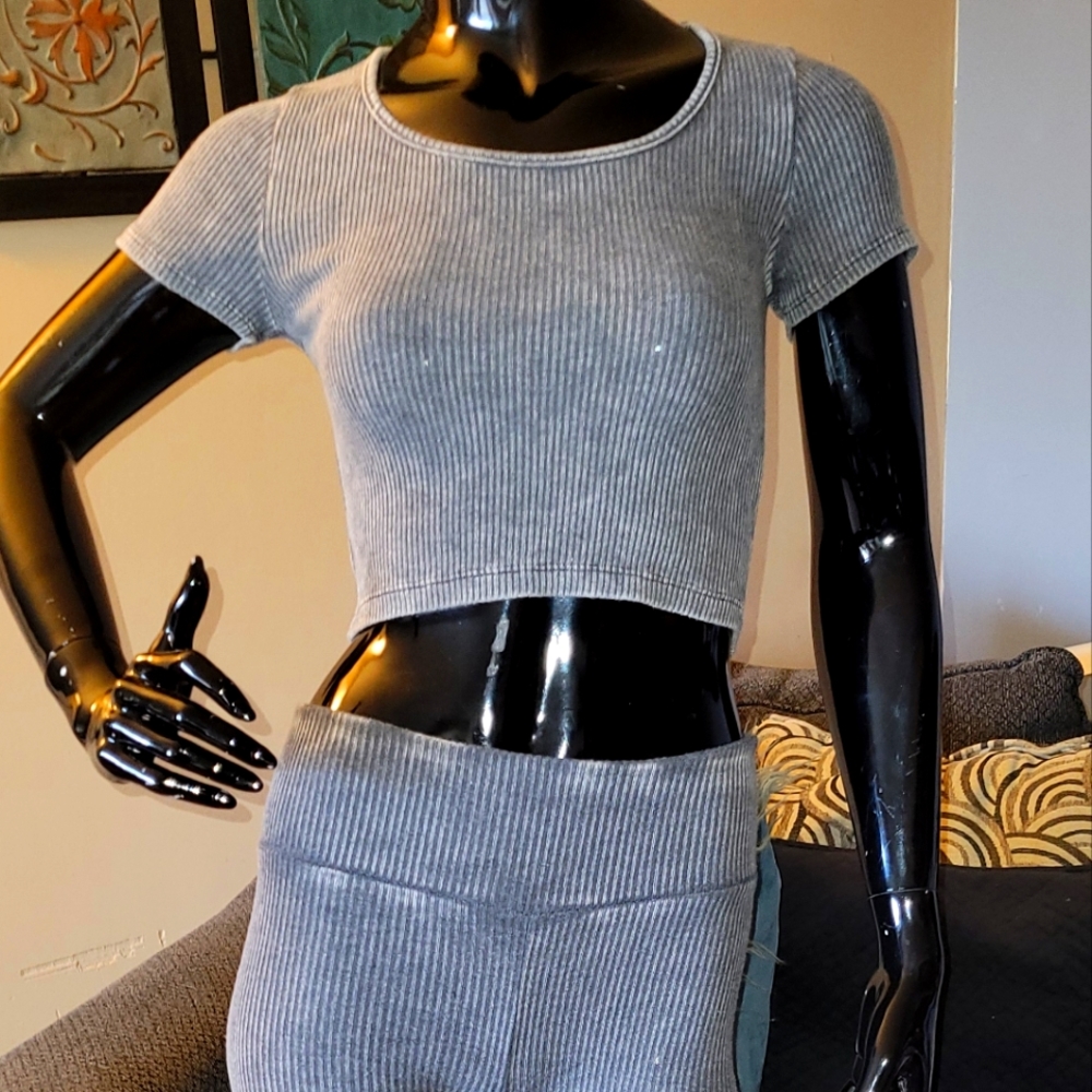 🔥Grey Ribbed Leggings Set!